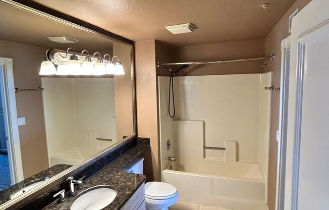 1 bed, 1 bath, $1,700, Unit #322