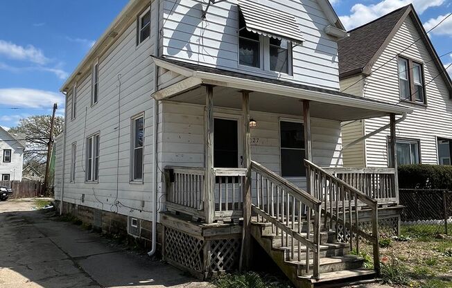 Madison/West Blvd neighborhood: 3 bedroom/1 bath single family home.