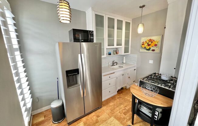 Chic Ocean-View Furnished Studio in a Historic Downtown Long Beach Building