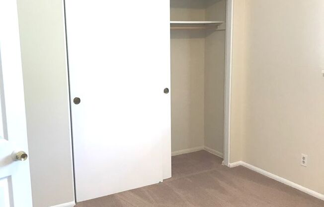 1 bed, 1 bath, $1,045, Unit 217