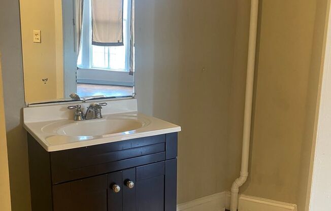 1 bed, 1 bath, 700 sqft, $1,125, Unit 2