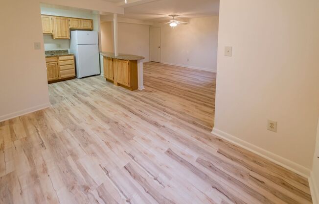 3 beds, 2 baths, 1,300 sqft, $1,795, Unit 2709-T1