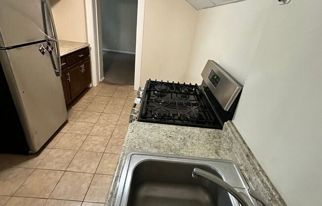 Studio, 1 bath, $1,250, Unit 7