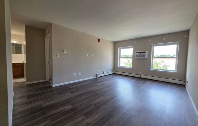 1 bed, 1 bath, $1,195, Unit 308