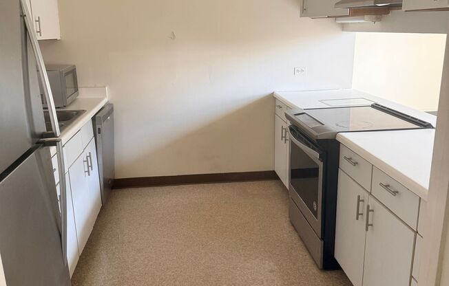 2 beds, 1 bath, 1,010 sqft, $2,399, Unit 414