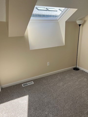 2 beds, 1 bath, 764 sqft, $2,100, Unit 1-27