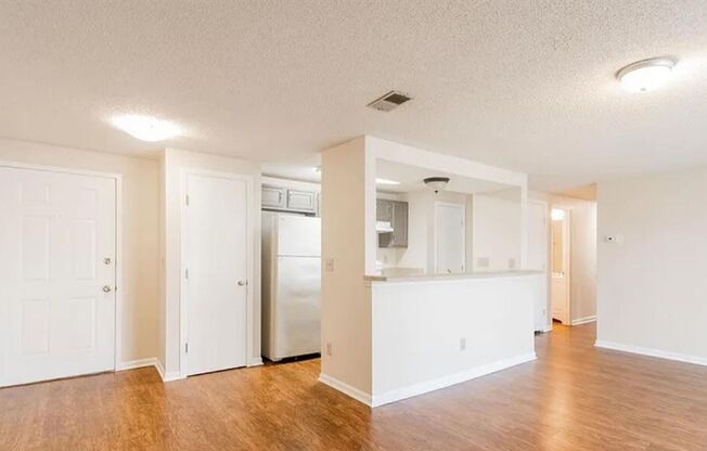 Freshly Renovated 3BR Condo Steps from UNCC & Transit