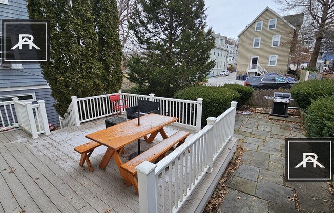 1 WOODSTOCK AVE