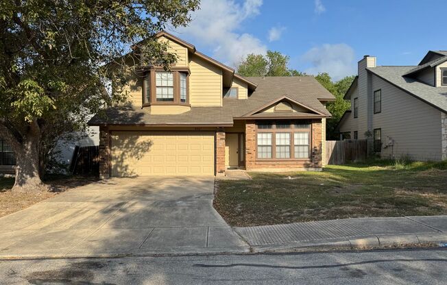 SPACIOUS 2-STORY HOME W/FIREPLACE IN MASTER BR*MASTER BEDROOM DOWNSTAIRS*VAULTED CEILINGS*TWO LIVING & TWO DINING AREAS*EASY ACCESS TO RANDOLPH AFB, FT. SAM, & SHOPPING