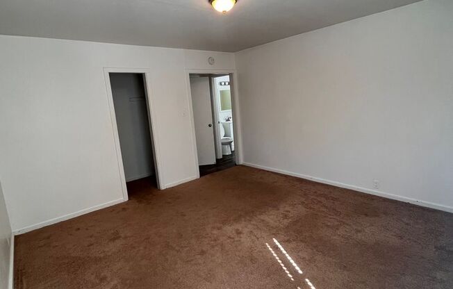 1 bed, 1 bath, 700 sqft, $1,595, Unit # 01