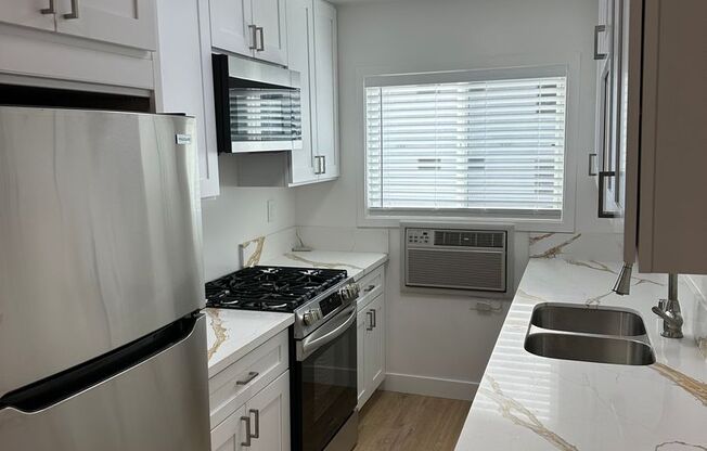Studio, 1 bath, 620 sqft, $1,995, Unit 331