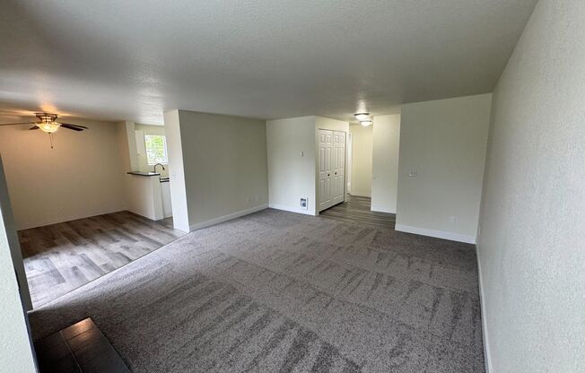 2 beds, 1 bath, 902 sqft, $2,075, Unit H201