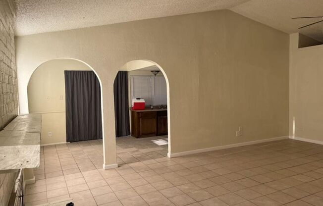 Beautiful 4 Bedroom 2 Bathroom in Carrollton!
