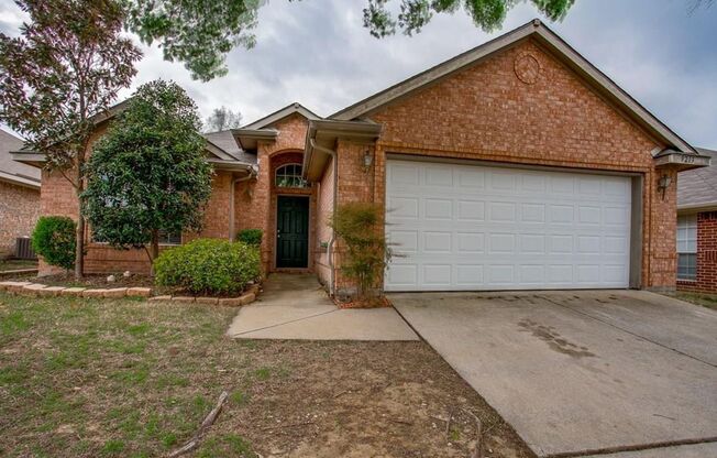 Charming Open-Concept McKinney Home Zoned for Award-Winning Prosper ISD with a Spacious Private Backyard Retreat!
