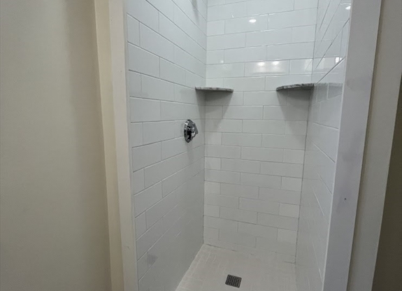 2 beds, 1 bath, 1,000 sqft, $3,695, Unit 11