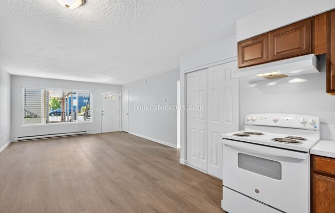 Traditional 2 BD | 1 BA in Bustling St. Johns Neighborhood