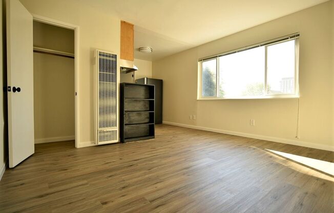 1p638 - 3901 Ruby St.