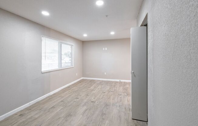 Studio, 1 bath, 420 sqft, $1,095, Unit 2320