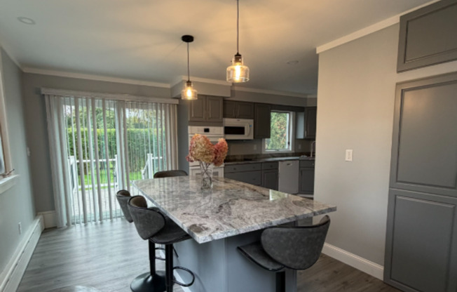 148 Russells Mills Rd Dartmouth, MA 3 Bedrooms, 2 Bathrooms