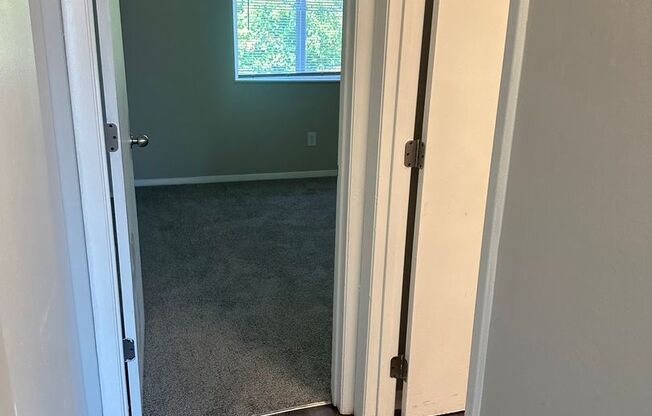 2 beds, 1 bath, 855 sqft, $999, Unit 1301