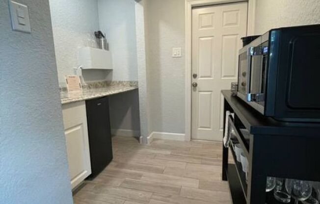 1 bed, 1 bath, $1,700