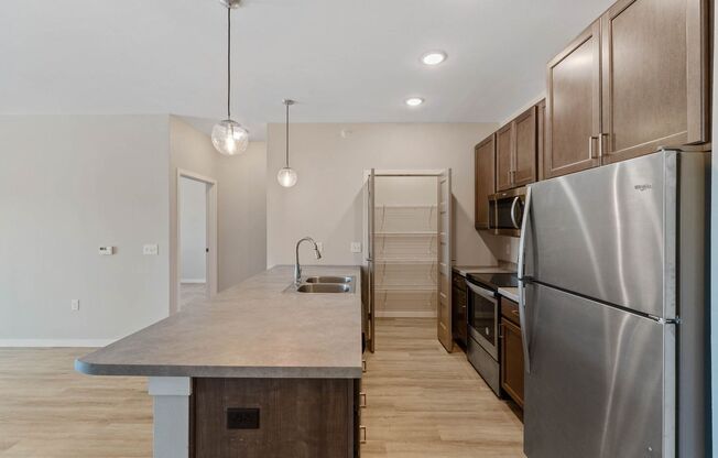 3 beds, 2 baths, 1,334 sqft, $1,500, Unit 116