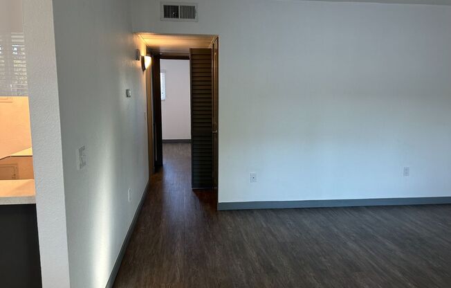 2 beds, 1 bath, 950 sqft, $2,965, Unit C028