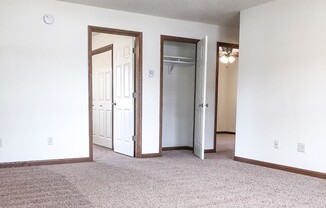 2 beds, 1 bath, 992 sqft, $950, Unit 4