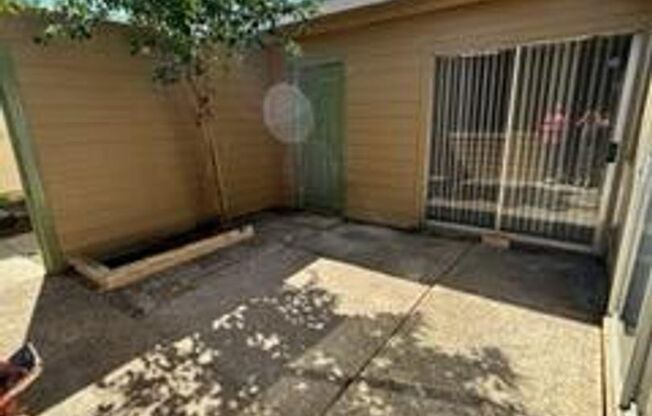 3 beds, 2 baths, 1,350 sqft, $2,055, Unit 3-1623-B