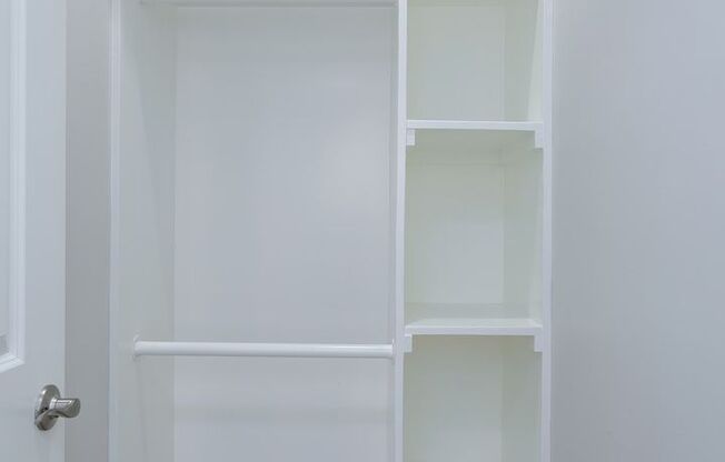 Studio, 1 bath, 295 sqft, $1,950, Unit 212