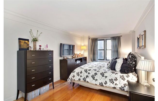 3 beds, 2 baths, 1,185 sqft, $6,500, Unit 5L