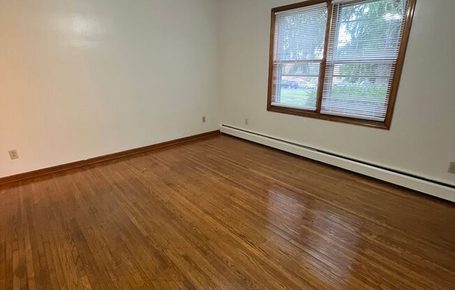 2 beds, 1.5 baths, 900 sqft, $1,440, Unit F-3