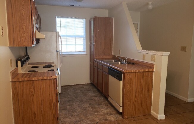Ranch-style 2BD/2BA townhome in quiet neighborhood in Garner!