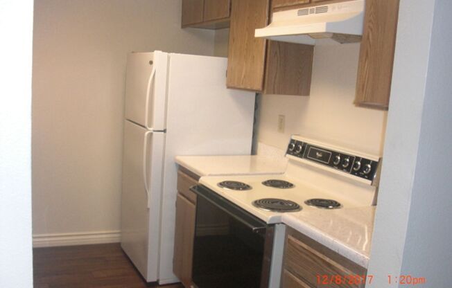 2 beds, 2 baths, 875 sqft, $2,475, Unit 11