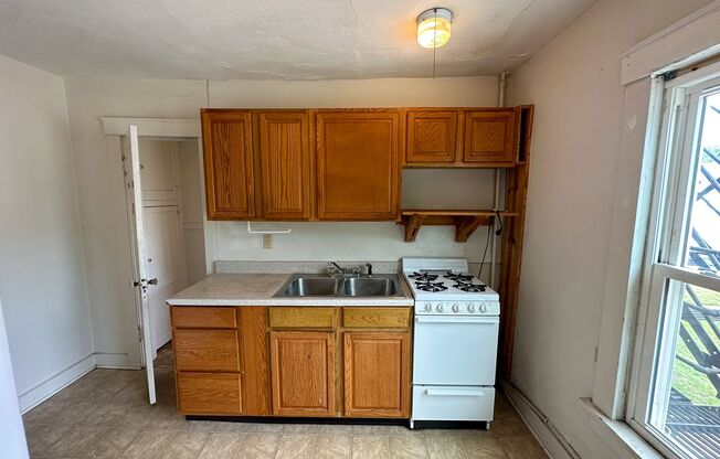 1 bed, 1 bath, 650 sqft, $610