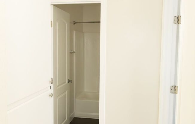 2 beds, 2 baths, 945 sqft, $2,650, Unit 69-202