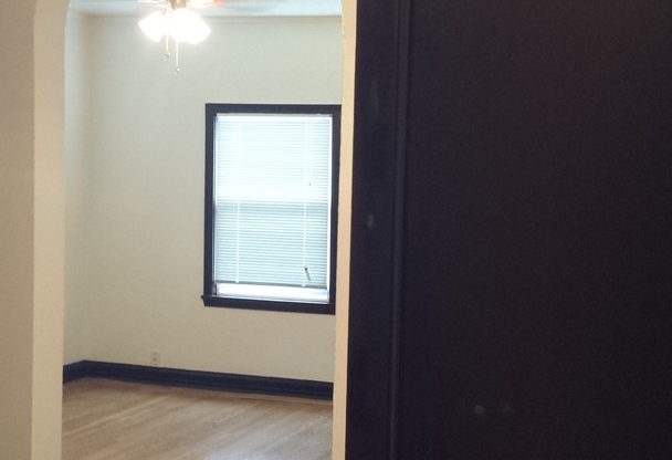 Studio, 1 bath, 450 sqft, $1,695, Unit 14