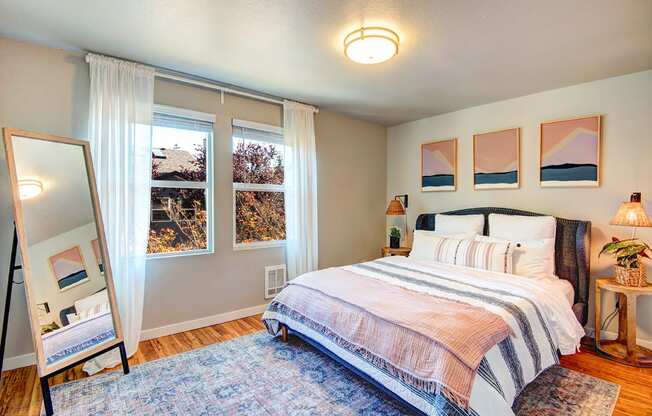 Everett Apartments-  The Lynx Bedroom