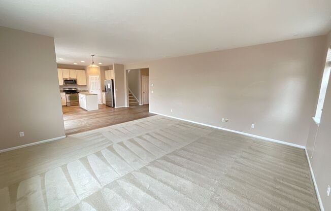 4 beds, 3 baths, $2,550