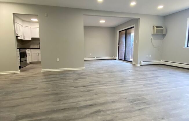 1 bed, 1 bath, 960 sqft, $1,925, Unit 65-A12