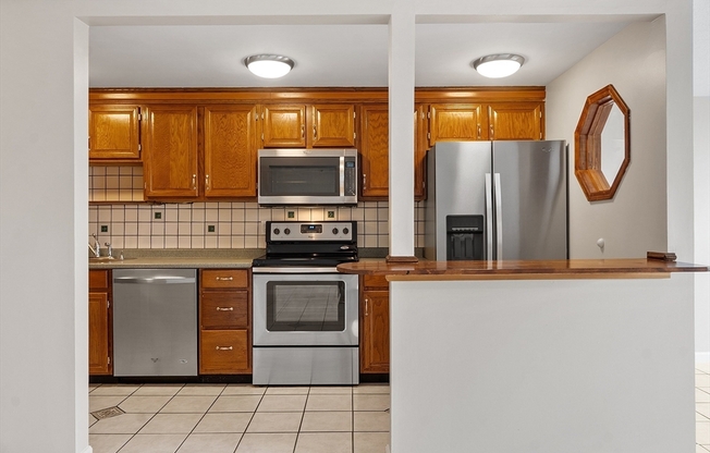 2 beds, 1.5 baths, 1,518 sqft, $2,400, Unit 619