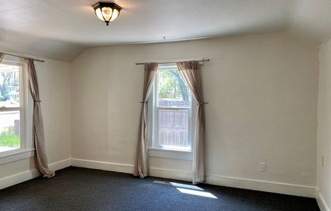 Old Town Classic Style Cottage!