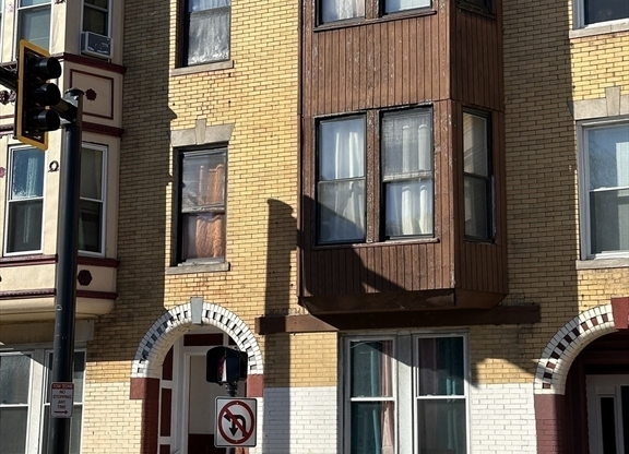 1905 COLUMBUS AVE