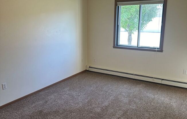 2 beds, 1 bath, 900 sqft, $850, Unit 104