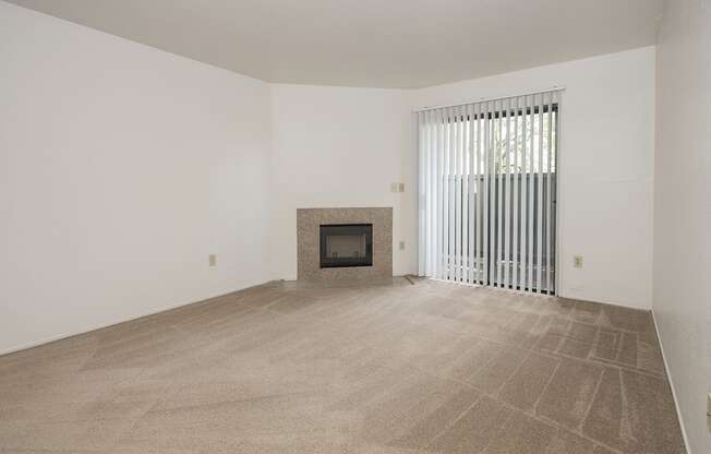 Sierra Glen Vacant Living Room & Fireplace