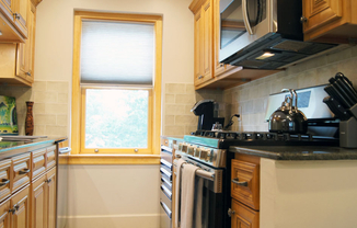 2 beds, 1 bath, 975 sqft, $1,550, Unit 1394-15