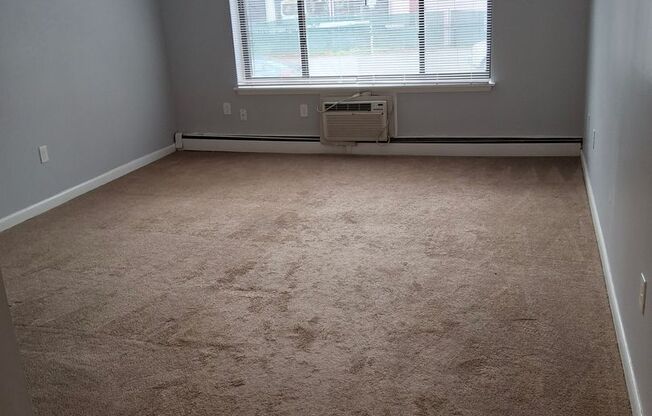 16 Niles Street