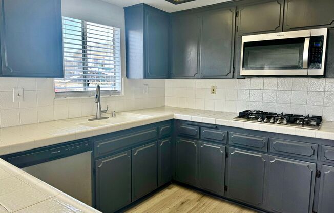 3 beds, 2.5 baths, 2,100 sqft, $3,395, Unit Unit A