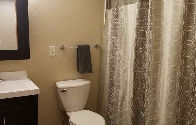 2 beds, 1 bath, 749 sqft, $1,175, Unit 104007