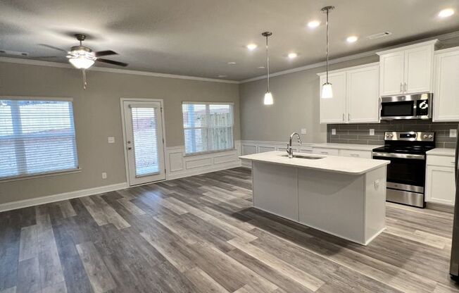 !!!WARNING: AVOID SCAMS CONFIRM RENTAL AT 770-822-6040!!! Now Ready!!! Recently Built Town Home!
